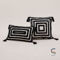 SARABARN Square Cushion Cover With Tassels | ปลอกหมอนอิงมีพู่ ลายสี่เหลี่ยม สีดำ