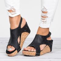 【ready stock】Riveted slope heel fish mouth sandals for women in Europe and America, large waterproof platform, hollowed out high heels for women in sandals