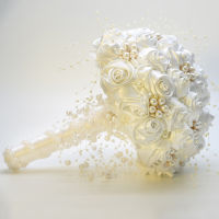 Beautiful In Stock Ivory Ribbon Flowers Stunning Pearls Beaded Bridal Bouquet Bridesmaid Wedding Bouquets ramo de novia BY53