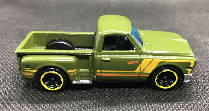 hotwheels-69-chevy-pickup-สีเขียว