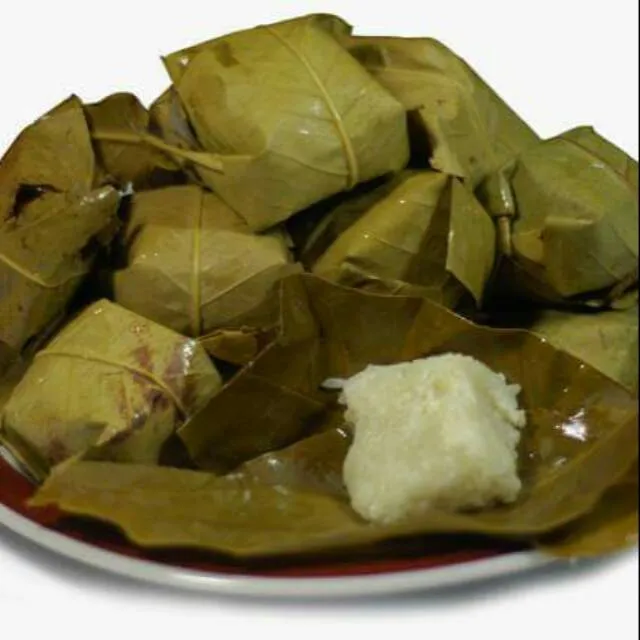 Tape Ketan khas Kuningan Jawa barat / tape ketan daun jambu / tape