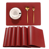 Placemats หนัง PU ทนความร้อนล้างทำความสะอาดได้สำหรับเสื่อโต๊ะรับประทานอาหารลื่นคราบครอบครัวครัวบนโต๊ะอาหารสีแดงสีดำ