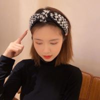 [COD] Celebrities with the same headband high skull top womens autumn and winter simple hair bundling pressed wide-brimmed temperament headdress new hairpin