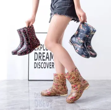 Teenager deals rain boots