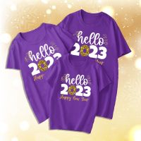 【New】เสื้อยืด 1pc Hello 2023 Happy New Year Purple Family Tshirt Father Mother Daughter Son Matching Tshirt Tops Christmas