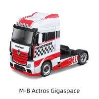 Bburago 1:43 Mercedes-Benz Actros Gigaspace 4X 2รถแทรกเตอร์ขนาดใหญ่หัวรถบรรทุกสีแดงหล่อหล่อของสะสมงานอดิเรกของเล่นแบบจำลองรถมอเตอร์ไซค์