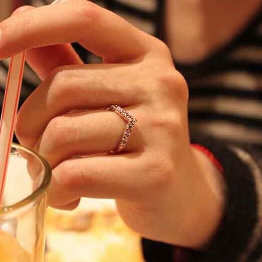 แหวนทอง-รูปตัววี-แฟชันสำหรับผู้หญิง