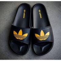 【QZY Department Store】 PRIA Adidas รองเท้าแตะสไลด์ทองคำเปลวสำหรับคุณภาพระดับพรีเมียมผู้ชาย/ผู้หญิง