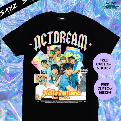 เสือยืดผู้ชาย Kaos NCT DREAM สวัสดีอัลบั้มอนาคตที่กําหนดเอง kaos kpop โดย sayzStreetwear ผู้ชายเสื้อยืดผู้หญิง