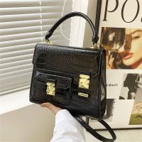 High-end Casual Travel Messenger Female Bag Temperament Large-Capacity Handbag Unique All-Match Shoulder Bag Casual Commuter Briefcase Mes 【AUG】