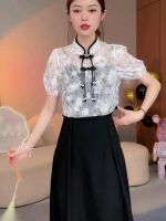 สไตล์วินเทจของผู้หญิง Huai hollow out printing collar button blouse pure color strap dress suit female summer new tide