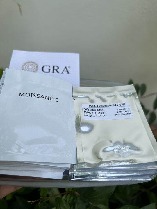 gra-moissanite-mosang-diamond-gra-america-เพชร-1-เม็ด-น้ำหนัก-16-ตังค์-โมซาไนท์-moissanite-รูปร่างสี่เหลี่ยม-d-color-vvs1-ขนาด-เพชร-3x3-มิล-mm-1-กะรัต-มี-7-เม็ด