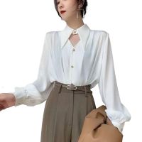 Zhousouxi ชุดซาตินเสื้อผู้หญิงคอวีสำหรับผู้หญิง,ชุดเดรสผ้าซาตินเสื้อคอวีเสื้อเชิ้ตลำลองเสื้อลำลองกระดุมแถวเดียวแขนยาวแบบพอดีตัวทรงหลวมเหมาะสำหรับสตรีทแวร์ตัวโปรด
