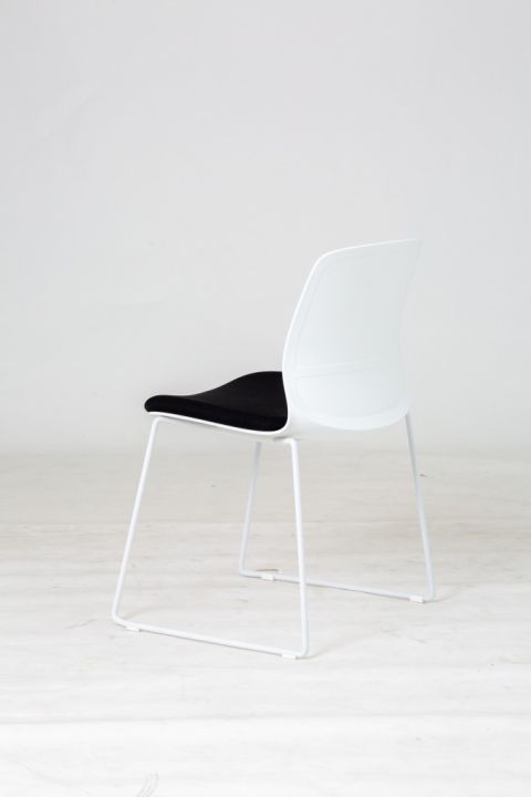 modernform-เก้าอี้สัมมนา-เก้าอี้อเนกประสงค์-รุ่น-ems-เหล็กสีขาว-เฟรมพลาสติกสีขาว-เบาะหุ้มผ้าสีดำ