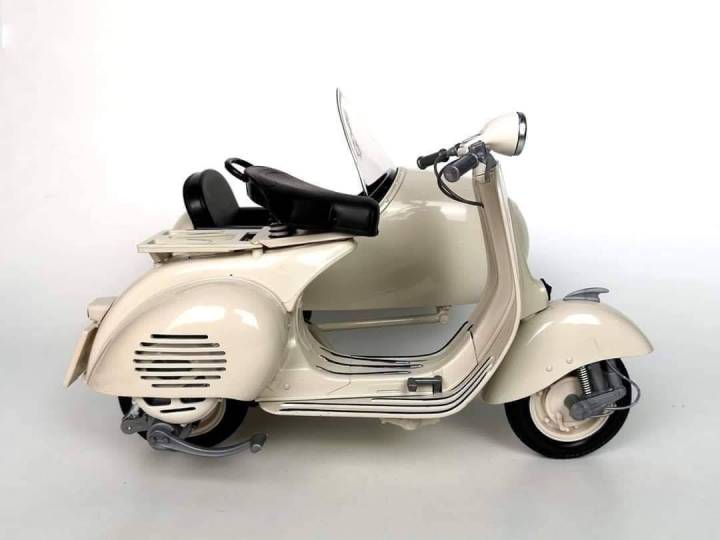 vespa-150-vl-1t-โมเดลเวสป้ามีพ่วงข้าง-scale-1-6