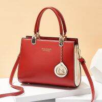 Female package 2021 new tide middle-aged mother atmosphere into one shoulder inclined across party with the bag in color