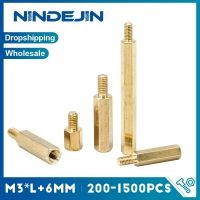 NINDEJIN 200-1500ชิ้นสกรูตัวเว้นวรรคชิ้นส่วนทองเหลืองหกเหลี่ยมตัวผู้กับเมนบอร์ด PCB ที่ตัดแบบคู่ M3 * L + 6มม. อะไหล่ทดแทน