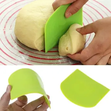 Dough cutter/ flexible scraper 20cm