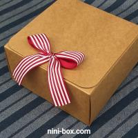 กล่องใส่ของขวัญ ขนาด 15.4 x 15.4 ซม. สูง 8.1 ซม. (จำนวน 10 ชิ้น)