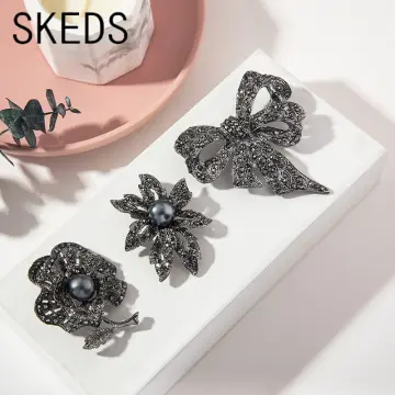 SKEDS Luxury Crystal Women Bee Accessories Brooches Pins Rhinestone Vintage  Classic Boutique Badges Suit Sweater Brooch Pin