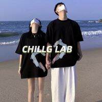 ❀✤♦ CHILLG LAB เสื้อยืดไม่เหมือนเสื้อผ้าฤดูร้อนของคู่รักผ้าฝ้ายแท้คุณภาพสูงแขนสั้น 2023 เทรนด์ใหม่แบรนด์ Roora สุทธิฤดูร้อนสีแดง