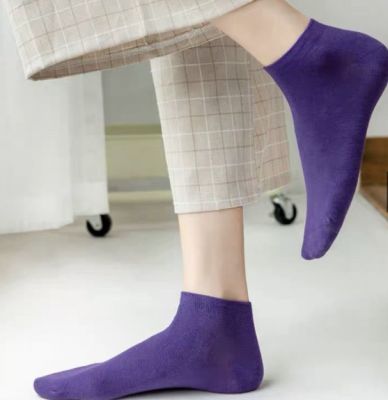 ถุงเท้าข้อสั้น ถุงเท้าแฟชั่น สีสัน สดใส (ไม่สามารถเลือกสีได้) พร้อมส่ง🔥