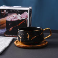 Creative Ceramic Mugs With Gold Handle Espresso Cappuccino Coffee Cups with Wooden Saucer Advanced Tea Cups And Saucers Sets