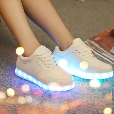 รองเท้าผ้าใบ มีไฟ LED ชาร์จ USB สำหรับผู้หญิง ผู้ชาย