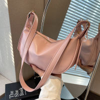 Amy Rabbit Womens Bag กระเป๋าสไตล์ต่างประเทศอเนกประสงค์สําหรับผู้หญิง 2023 New Trendy Solid Color Texture One Shoulder Crossbody Dumpling Bag