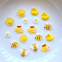 [HOT 2023] 50Pcs ใหม่น่ารัก Mini Bee กรงเล็บแมวไข่กล้วยตุ๊กตายางแกะสลักหัตถกรรม Flatback Cabochon เครื่องประดับเครื่องประดับทำอุปกรณ์เสริม Hairwear