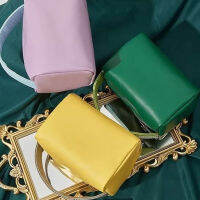 miumiubagshop(M1937) กระเป๋าจัดระเบียบเครื่องสำอางค์ เป็นหนังPUมี3สี