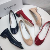 Repetto รองเท้าบัลเล่ต์ หนังวัวแท้ ส้นหนา ประดับโบว์ สีแดง แฟชั่นสําหรับสตรี 〖QYUE〗