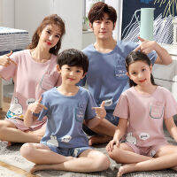 ฤดูร้อนครอบครัวชุดจับคู่ยีราฟแบบพ่อแม่ Homewear แมวเสื้อยืดกางเกงขาสั้นคู่ชุดนอนเหมือนกันชุดนอนชุด2021