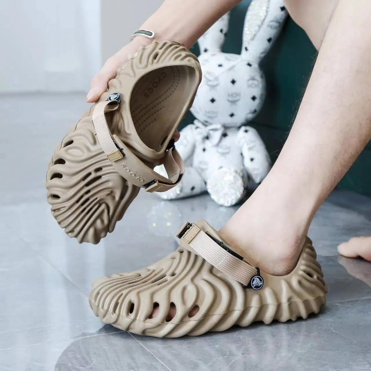 Crocs Fashion Joint Fingerprint Full Rubber Material Non-slip Breathable  Rubber Sandals For Men Slippers 40-44 | Lazada PH