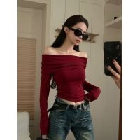 original Uniqlo NEW Retro one-shoulder long-sleeved sweater for women in autumn 2023 new hot girl slim-fit short bottoming shirt red top