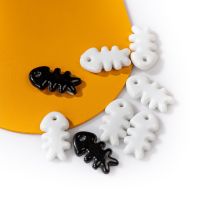 【HOT】 Black And White Ceramic Fish Bone Necklace Pendant Porcelain DIY Accessories Wholesale Z042 Kralen