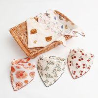 【CW】 Baby Kant Regenboog Gedrukt Slabbetjes Katoen Driehoek Sjaal Pasgeboren Kwijlen Handdoek Feeding Speeksel Bandana Burp Doek