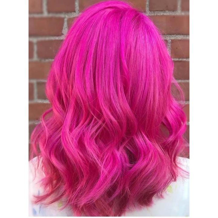 Nhuộm tóc magenta sẽ khiến bạn tỏa sáng giữa đám đông. Hãy xem hình ảnh chứa đầy sức sống và sự nổi bật với màu hồng cánh sen magenta này.