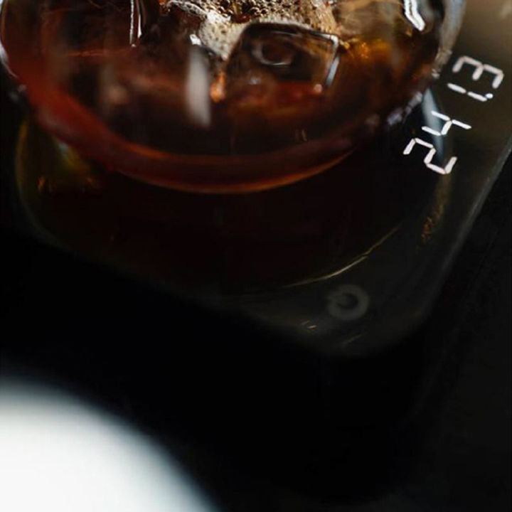 แก้วฝาอะลูมิเนียมสำหรับขวดด้วยมือสีดำสำหรับร้านกาแฟกาแฟสำหรับซื้อกลับ