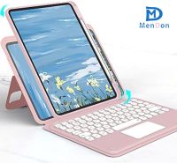 เคสคีย์บอร์ดสีแนวตั้งหมุนได้ MD สำหรับ iPad 9th 8th 7th รุ่น10.2 "ตัวครอบปุ่มคีย์บอร์ดกลม iPad อากาศ3rd Gen Pro 10.5 แป้นพิมพ์ทัชแพดแม่เหล็กถอดได้พร้อมฝาหลังแบบใส (สีชมพู)