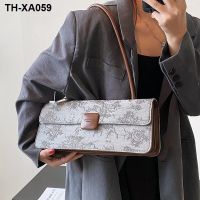 ❍ sense of fashion commuter female underarm bag new autumn/winter 2022 embroidery one shoulder BaoXiaoFang baguette