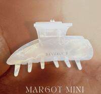 Margot Mini Croissant hairclaw - กิ๊ฟหนีบผมสีไข่มุก