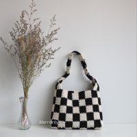 MERMINTY Checkered Shoulder Bag (รอสินค้า 7-14 วัน)