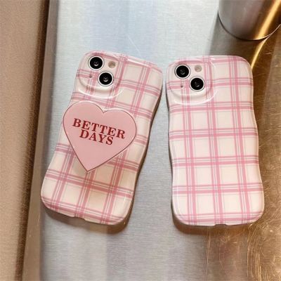 เคสโทรศัพท์สีชมพูสำหรับ iPhone14Promax เคสแฟชั่น Wave Edge สำหรับ iPhone14 เคสโทรศัพท์ผู้หญิง Pink Love Holder สำหรับ iPhone13 Stereo Love Holder สำหรับ iPhone12/11