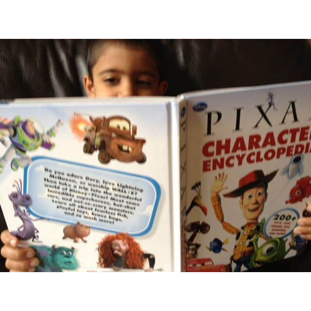 หนังสือdisney-pixar-character-encyclopedia-by-dk-hardcover-2012-มือ2-สภาพดี