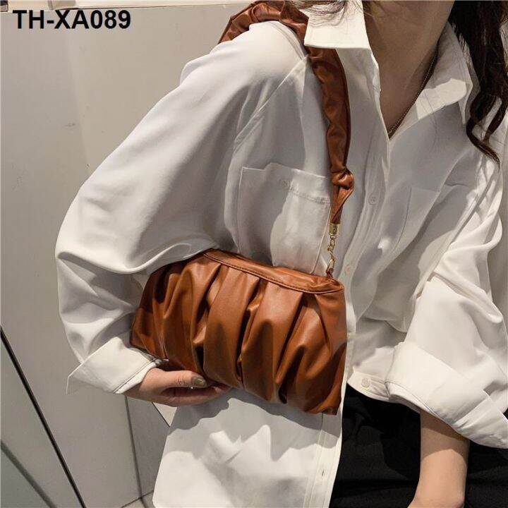 chun-xia-female-fashionable-western-style-new-bag-fold-clouds-package-joker-french-design-single-shoulder-alar-baochao-niche