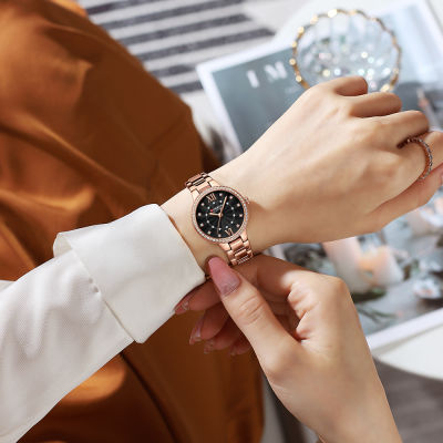 HotCURREN ผู้หญิงนาฬิกาแฟชั่น Rose Gold สแตนเลส Stain Steel สุภาพสตรีนาฬิกากันน้ำ Quarzt นาฬิกาข้อมือ Romatic แฟน Gift