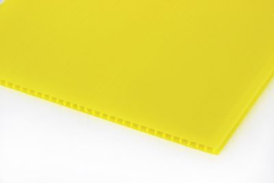 PGแผ่นพลาสติกลูกฟูก(ฟิวเจอร์บอร์ด,PP Board) เหลือง A4 (2X21X29.7) แพ็ค 20 แผ่น