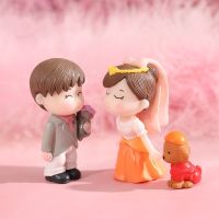 Cartoon Sweet Proposing Couples Cute Miniature Figurines DIY Car Interiors Decoration Home Decoration Couple Gift