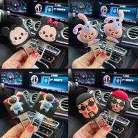 ของใช้น่ารักปุ่มล็อคหัวรถสำหรับรถยนต์เพื่อความปลอดภัยในรถยนต์อุปกรณ์เสริมแบบดาบปลายปืน